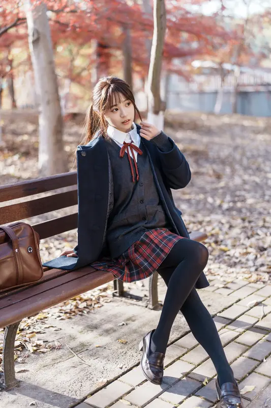 [YITUYU艺图语]2025.02.22 枫叶jk少女 小亿 - 艺图语